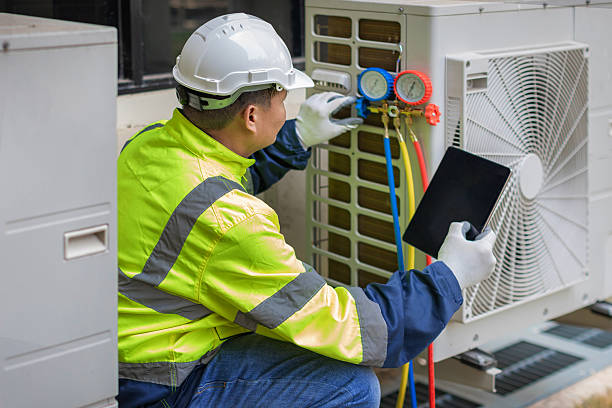 Professional Hvac technician working in Suitland, MD